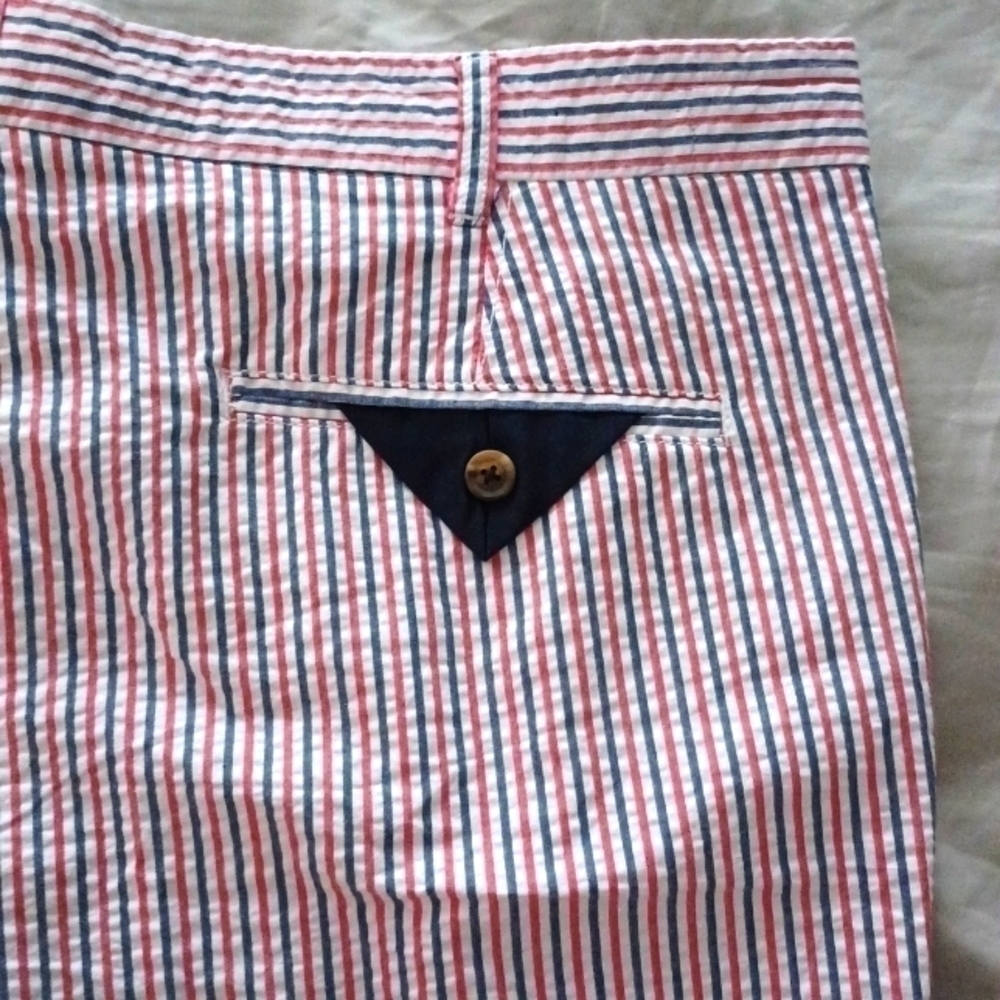 CLUB ROOM Flat-Front, Seersucker, Red, White and Blue Striped Shorts, 38 - Picture 2 of 6